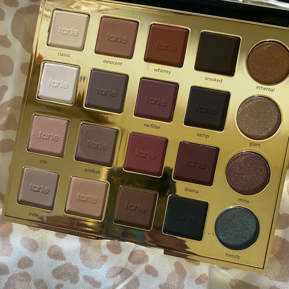 Brand New. Tarte Tarteist pro eyeshadow palette